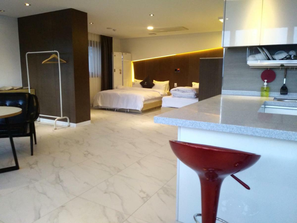The City Hotel جيونجو المظهر الخارجي الصورة