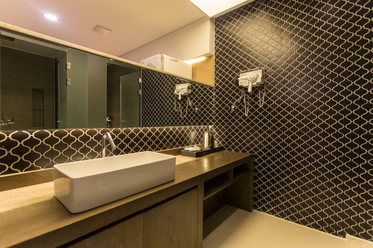 The City Hotel جيونجو المظهر الخارجي الصورة