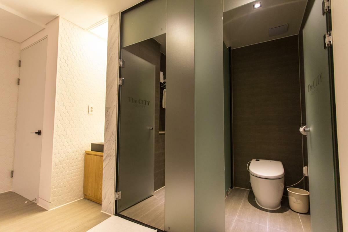 The City Hotel جيونجو المظهر الخارجي الصورة